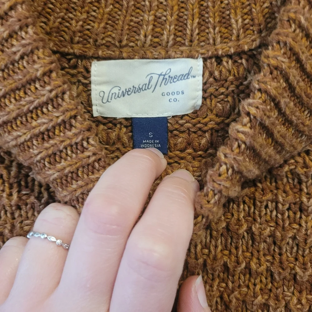 🛑DONATED🛑Universal Thread Sweater - Picture 4 of 4